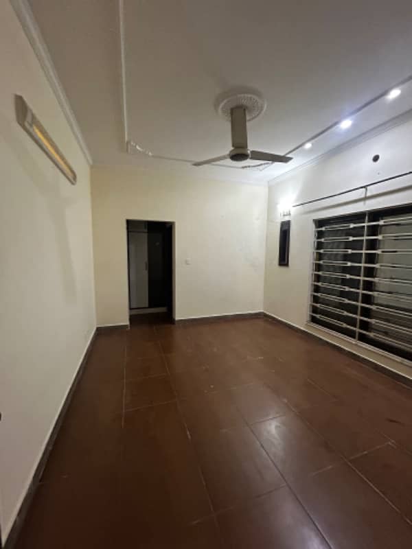 10 Marla Ground Portion For RENT In Bahria Town Phase 7 8