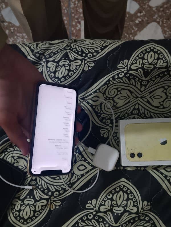 iphone 11 best condition 4