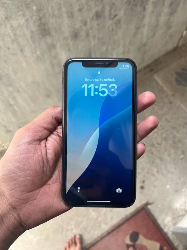 iPhone 11 64GB Factory Unlock 2