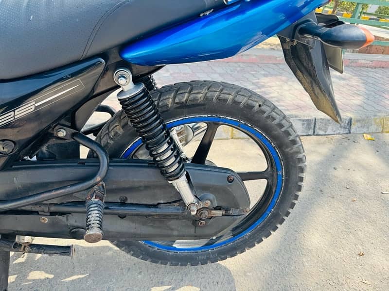 Yamaha YBR 125 | Model 2018 | Yamaha In Bikes | Total Geniune 3