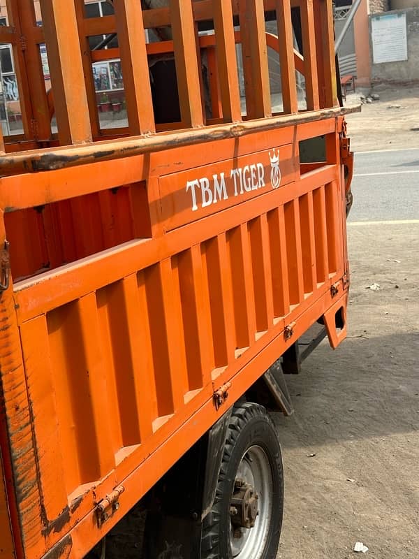 Loader Rickshaw 200cc Tariq Body 8