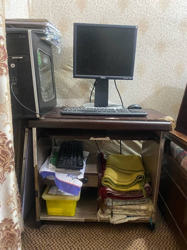 Computer with Pc and all accessories for sale with computer table 2