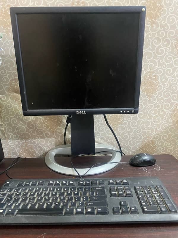 Computer with Pc and all accessories for sale with computer table 4