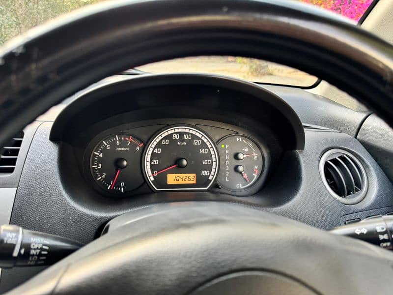 Suzuki Swift DLX 2016 automatic 1.3 Original 12