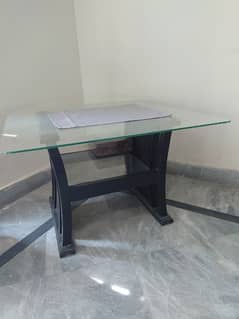 2 SIDE TABLES AND 1 CENTRAL TABLE