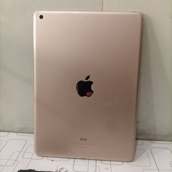 iPad 5th generation 32Gb 0