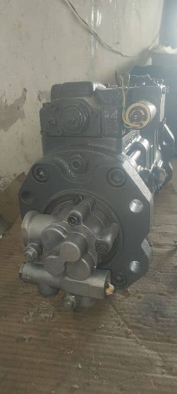 Hydraulic Pump Volvo Model 2004 3