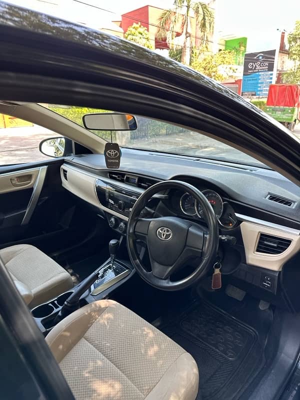 Toyota Corolla GLI 2015 Automatic 10