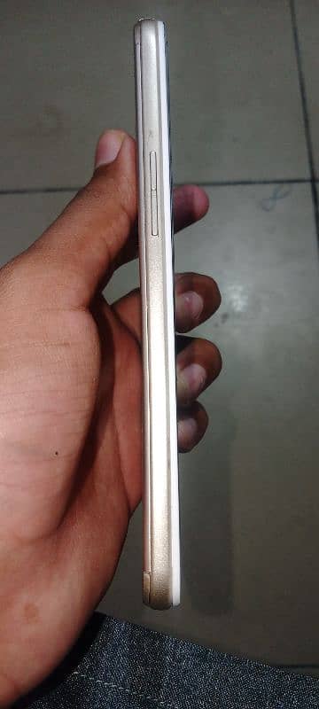 looks like new dual sim pta 1