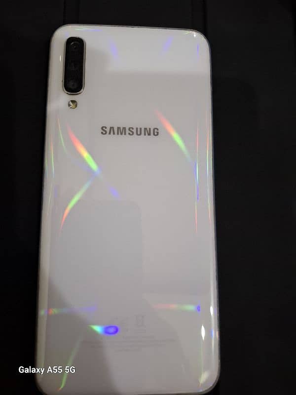 Samsung Galaxy A50 4 GB Ram 128 GB Rom 3