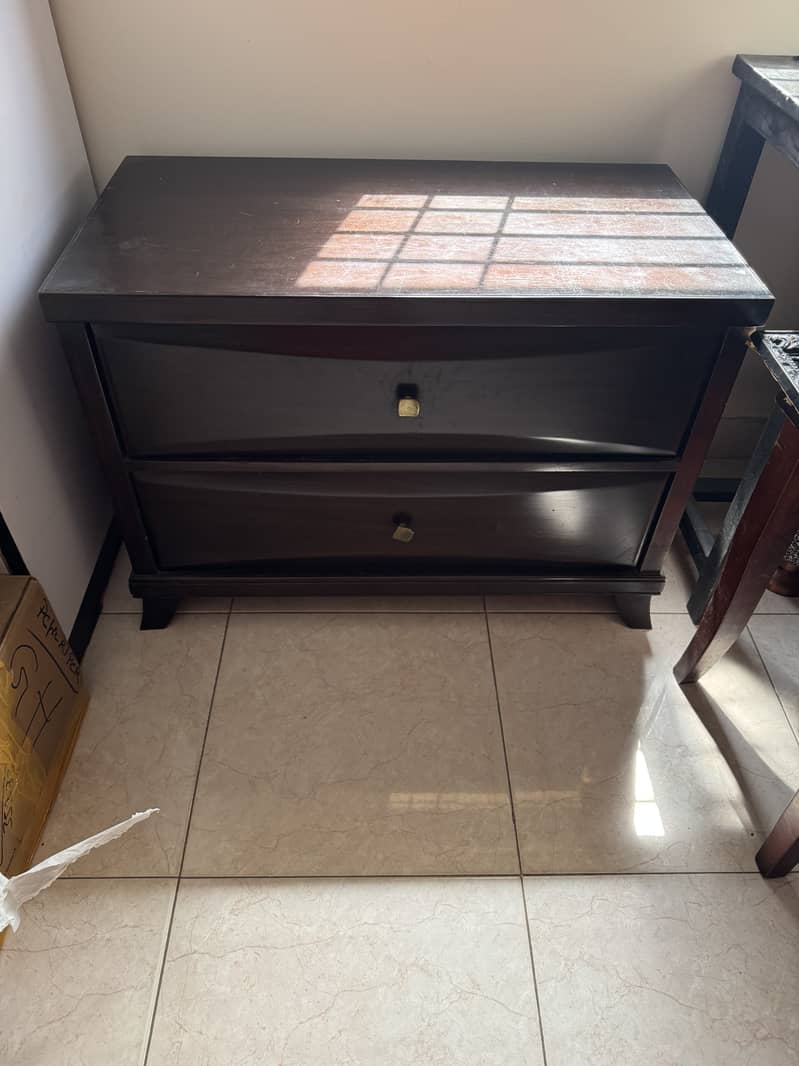 2 Beds and 1 side Table for sale 4