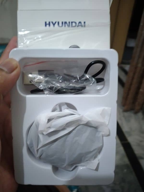 hyundai Airbuds Earphone LP5 Brand New 1