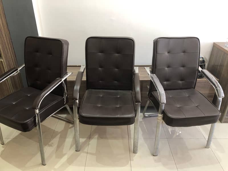 Office Furniture for Sale in Gujrat –Executive & Visitor Chairs, Table 1