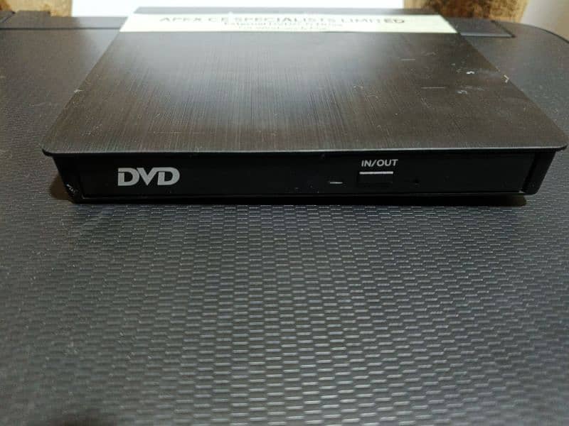 USB DVD Drive For Windows and Mac - Slightly Used 1