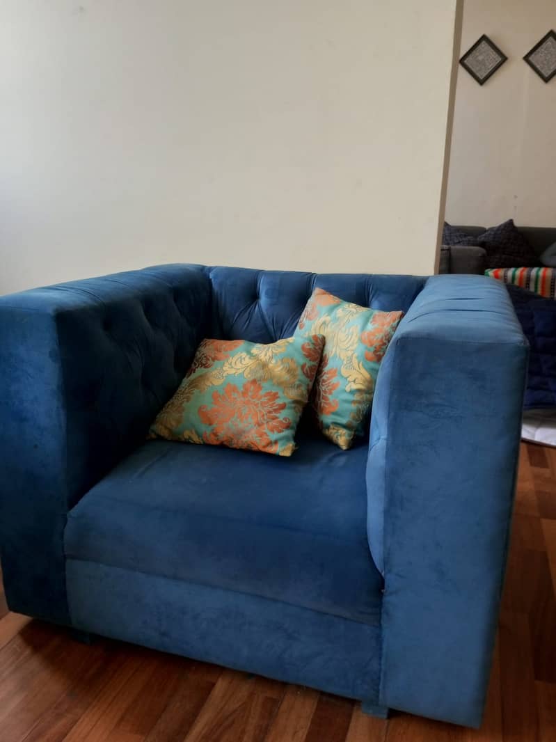 9 Seater Sofa in Excellent Condition for Sale 5