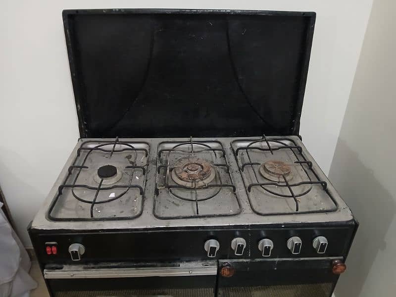 gas cooking range with a double oven 1