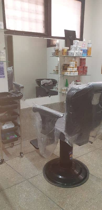 beauty parlour for sale 3