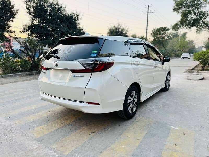 HONDA FIT SHUTTLE Z HYBRID HONDA SENSING 13