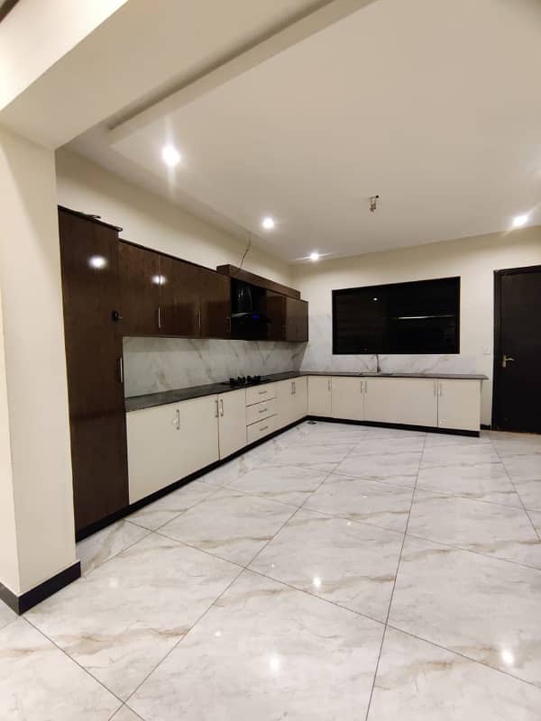 Kanal upper portion available for rent 7