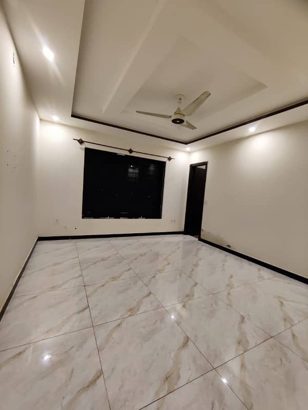 Kanal upper portion available for rent 14