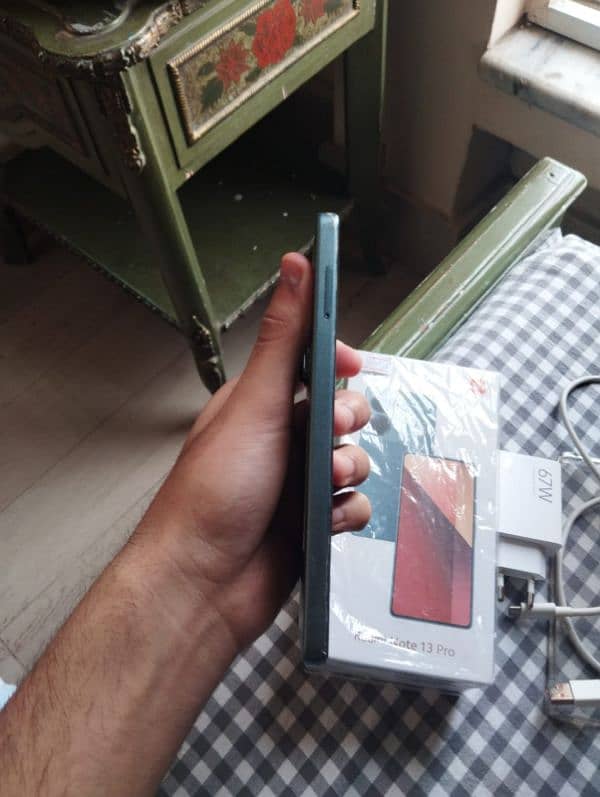 redmi note 13 pro 10 by 10 condition box open 3