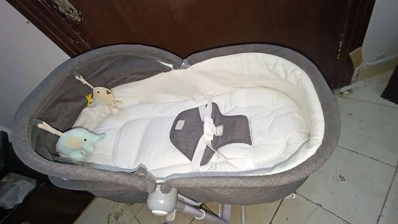 Baby bassinet 2