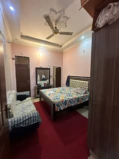 Portion for rent on vip location 2bed Tv lounch darwring room 3bath kichan pani boring 24 hours available bijli miter separate gass miter separate water tanks seprat