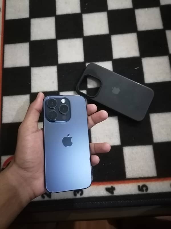 iphone 15 pro in Best condition 4