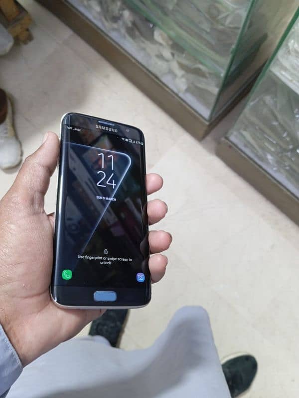 samsung s7 edge lush condition zabrdast mobail hai 6