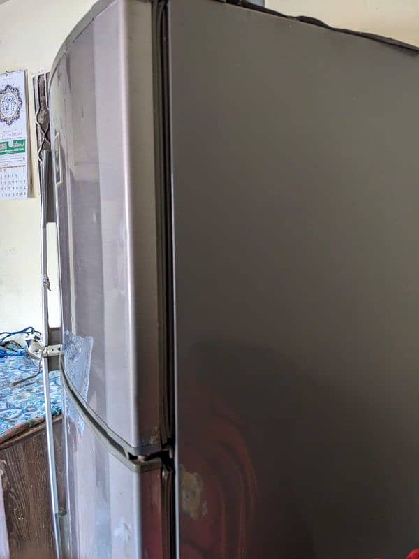 Dawlance Refrigerator price (30000) 2