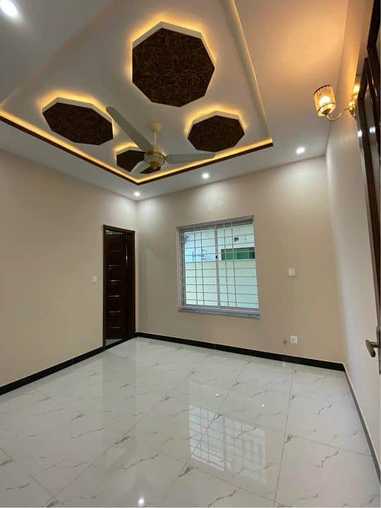 Size 25x40 Brand New Double Store Luxury House For Sale IN G-13 Income Rent 1.10 k 10