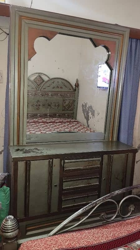 double bed with mattress and dressing table 3