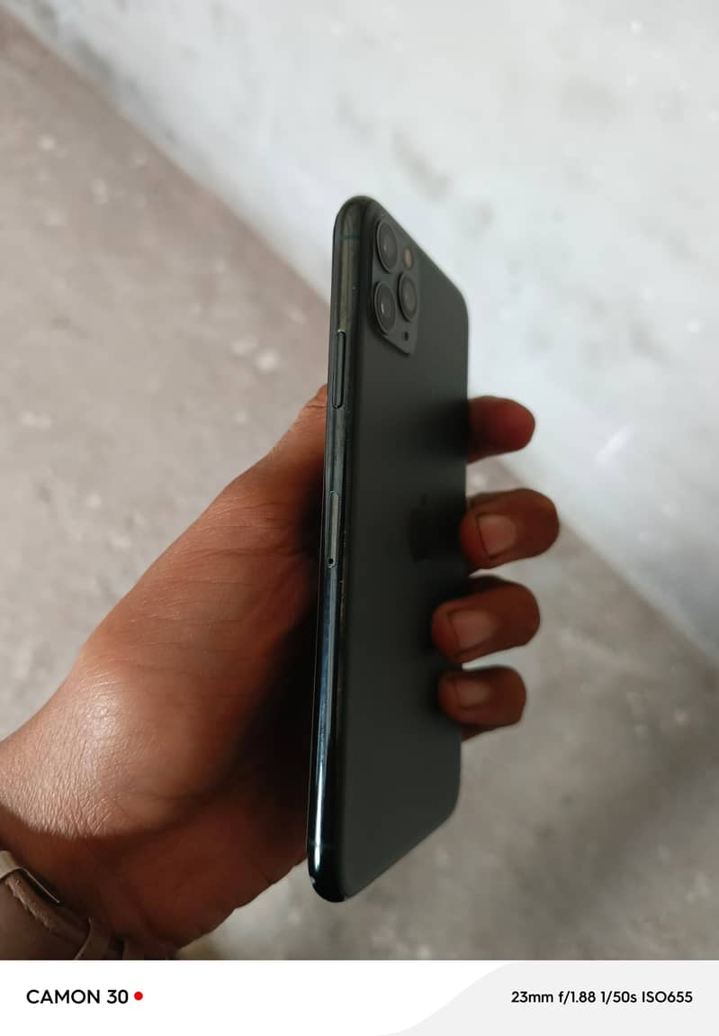 Apple iPhone 11 Pro Max 3