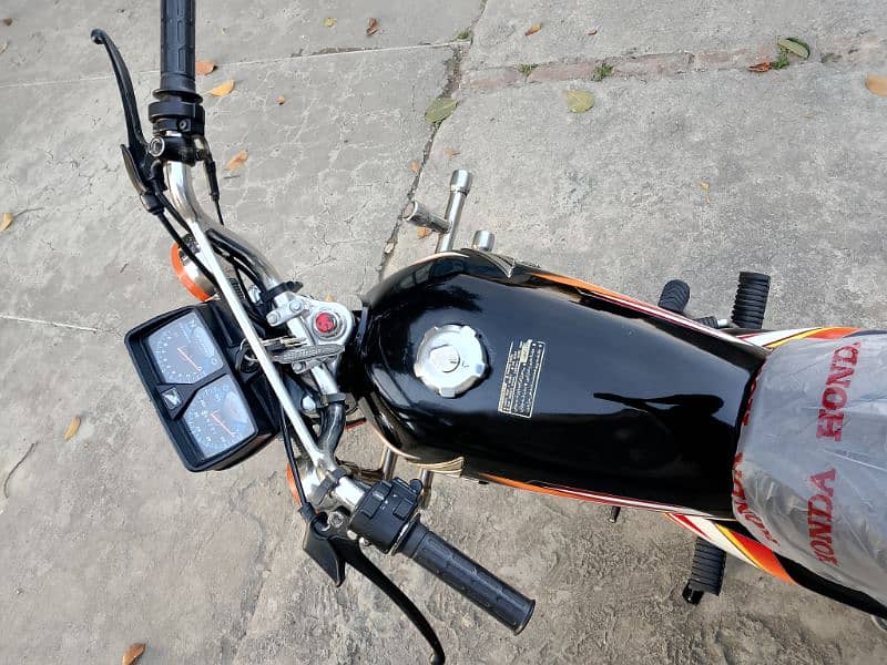 A Honda CG 125 Model 2022 | All Punjab Number| Urgent sale 3