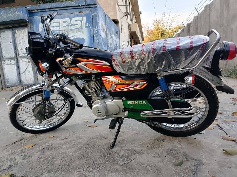 A Honda CG 125 Model 2022 | All Punjab Number| Urgent sale 6