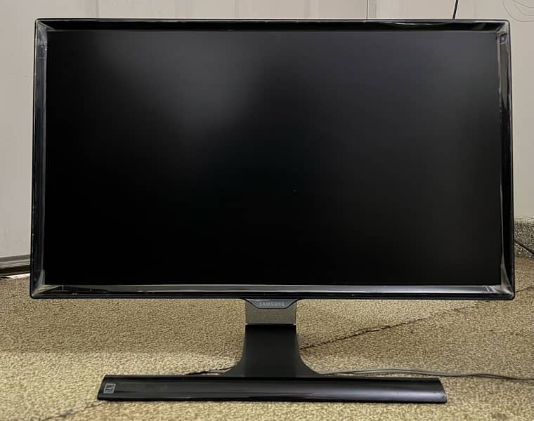 Samsung SE390 24 inch Monitor 1