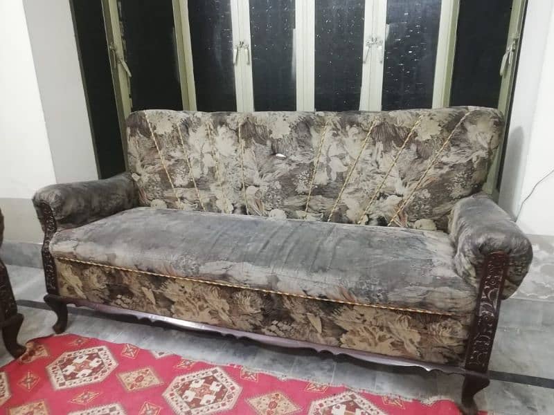 "Elegant & Comfortable Sofa Set – Great Condition & Best Price!" 5