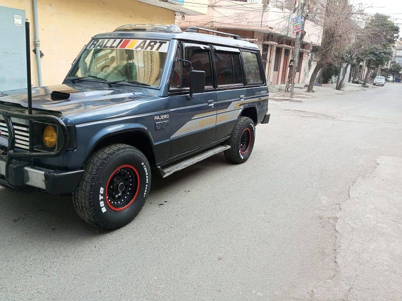 Mitsubishi Pajero 1989 1