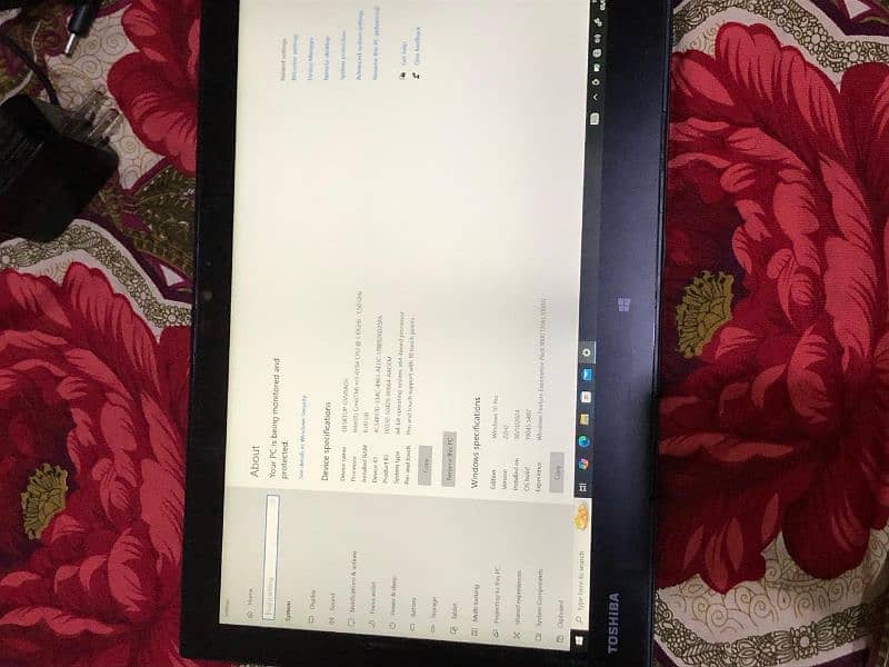 Laptop touch and type 8/256 SSD Slim Smart easy to Carry 4