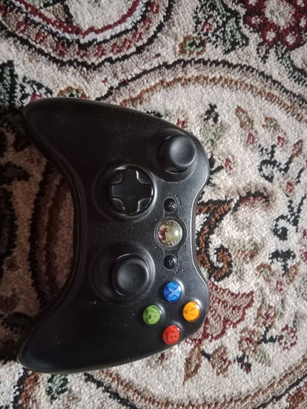 Xbox 360 10/10 mint condition 0