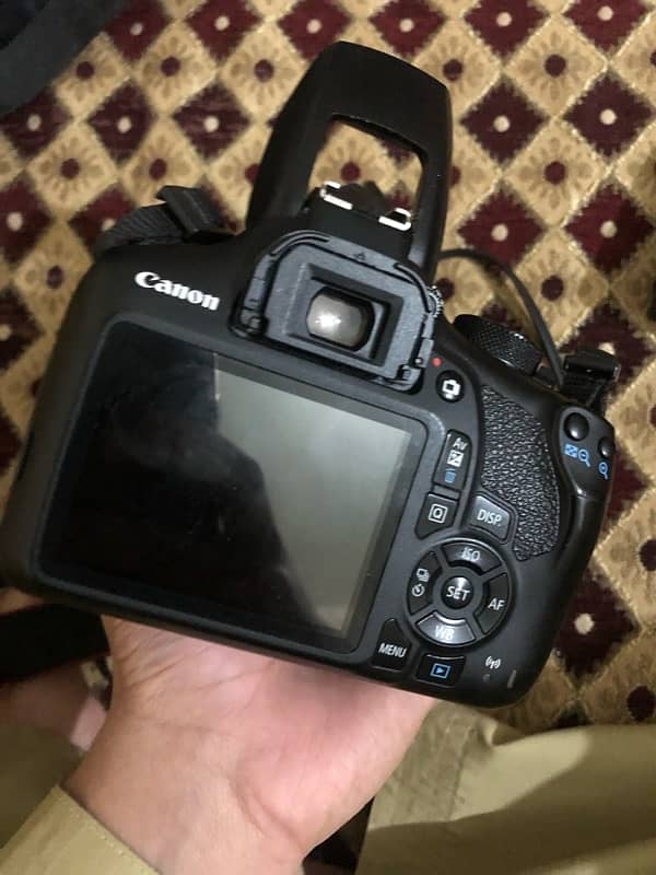 Canon EOS 1300D 1