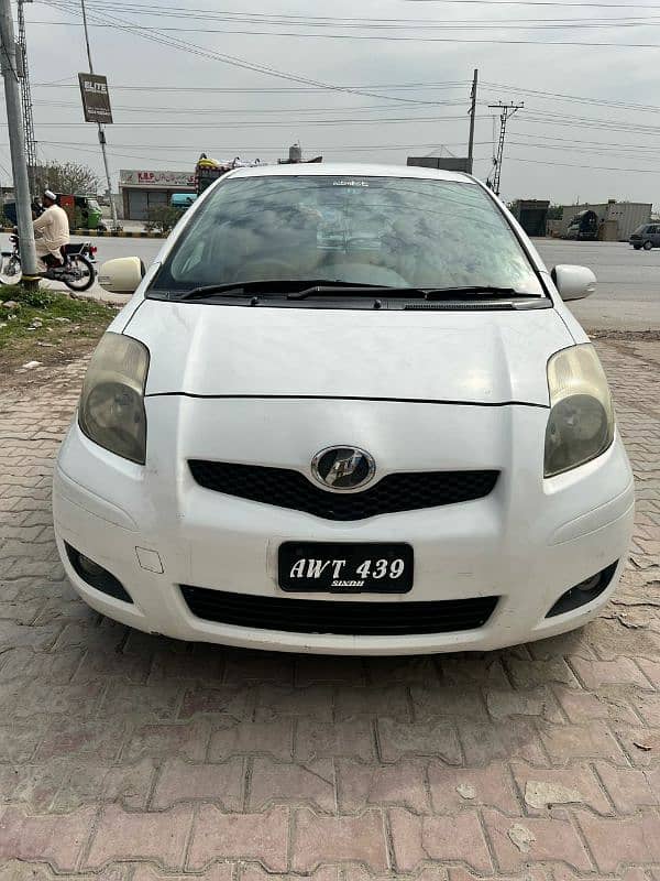 Toyota Vitz 2008 1300cc contact 0,3,3,6,6,4,,1,8,1,8,3 0