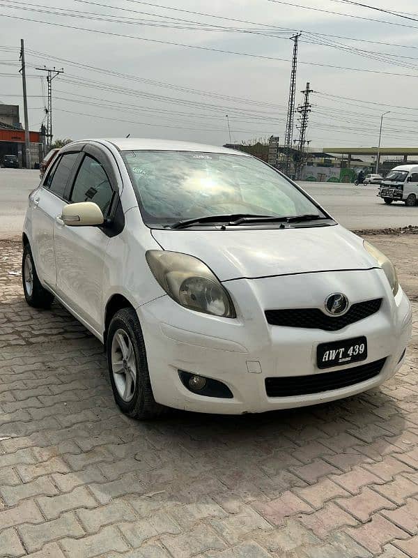 Toyota Vitz 2008 1300cc contact 0,3,3,6,6,4,,1,8,1,8,3 1