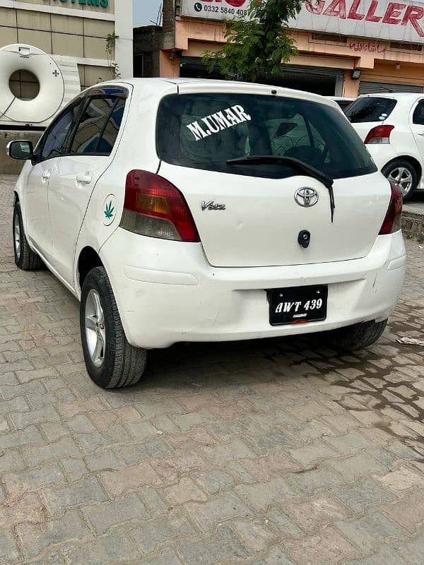 Toyota Vitz 2008 1300cc contact 0,3,3,6,6,4,,1,8,1,8,3 3