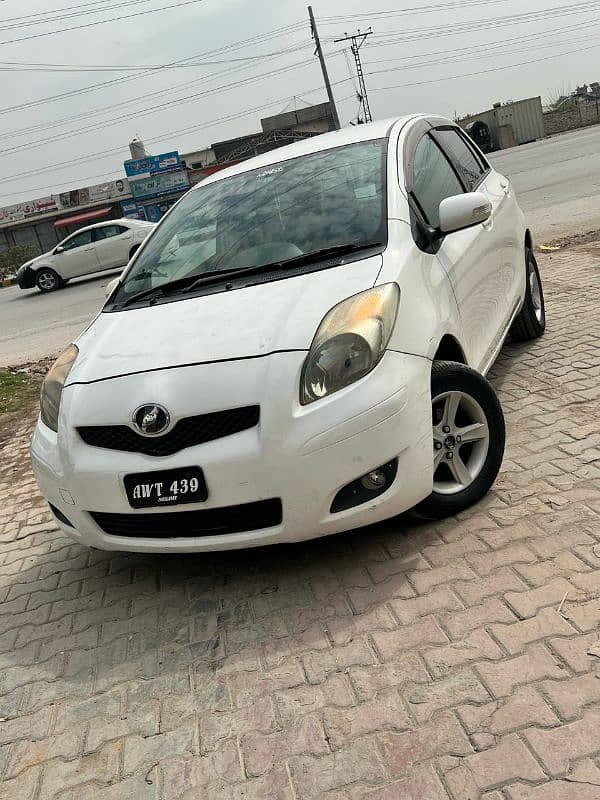 Toyota Vitz 2008 1300cc contact 0,3,3,6,6,4,,1,8,1,8,3 10