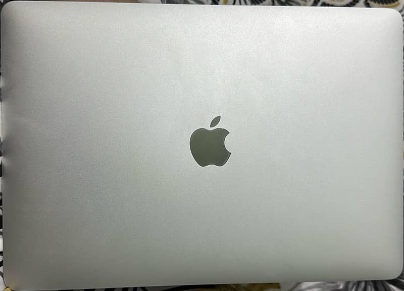 MacBook Pro 13” (2020), i5, 16 GB Ram, 512 GB Hard. 4 thunderbolt port 7