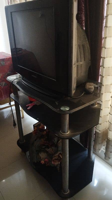 tv with trolly 0