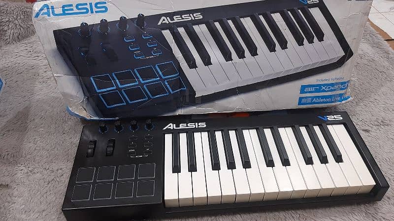 Alesis V25 USB Midi controller 0