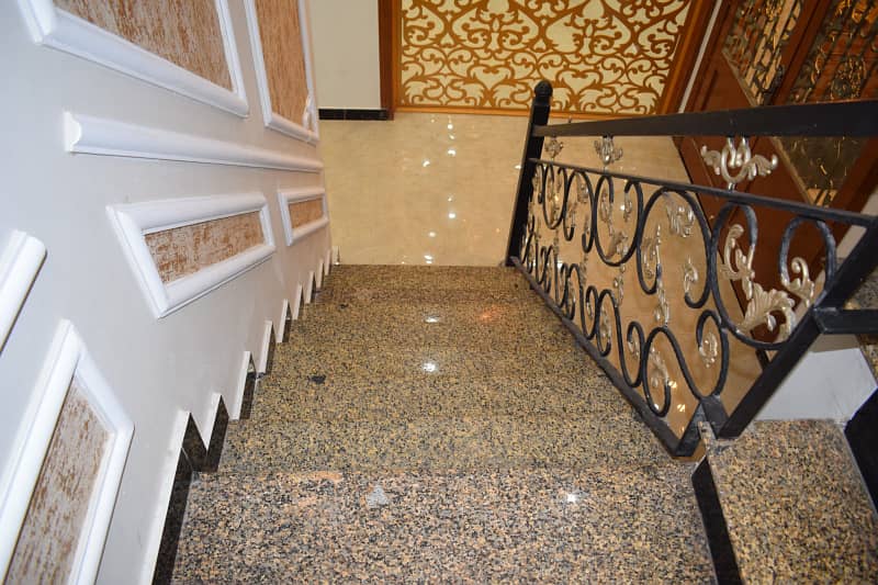 10 Marla like new luxury upper portion For rent In bahria town lahore 18