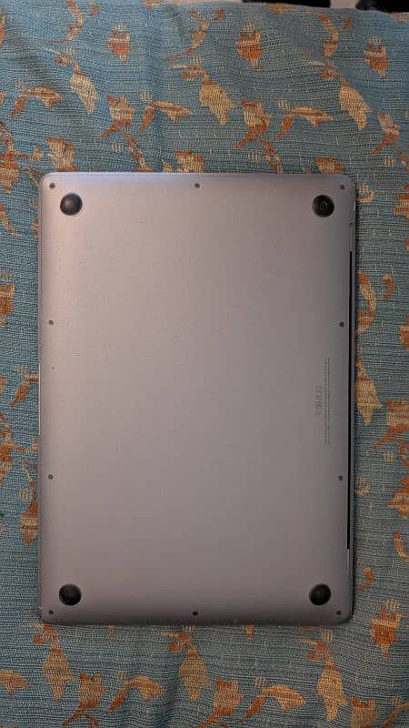 Macbook Air M1 Chip 256GB SSD 1